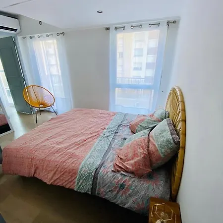 Superbe Dernier Etage Avec 2 Terrasses En Plein Centre Daire *