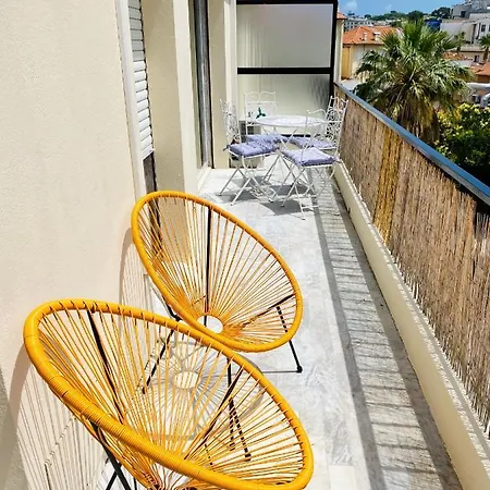 Daire Superbe Dernier Etage Avec 2 Terrasses En Plein Centre Antibes